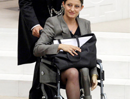 Engelli vekile tekme tokat dayak