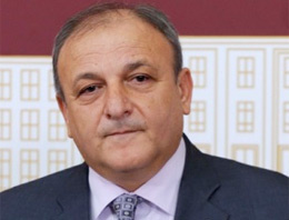 4+4+4 Fatih Terim'den esinlenildi