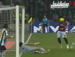 İtalya'da hakem rezaleti (video)