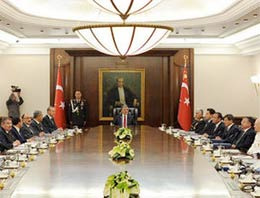 MGK masasındaki sürpriz isim