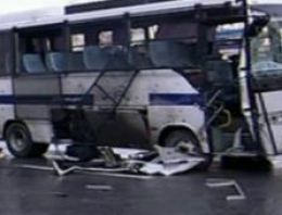 AKP yakınlarında patlama: 10 polis yaralı