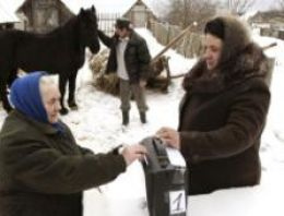 Rusya seçimler için sandık başında