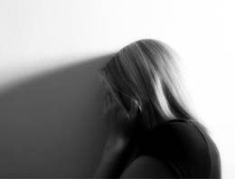 Evlenip hamile kaldı, yine kurtulamadı!