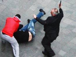 Ortalık karıştı kavgayı böyle ayırdı