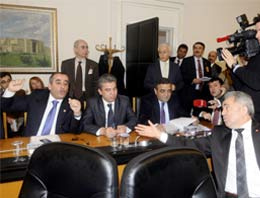 Milletvekilleri yine birbirine girdi