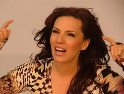 Yeşim Salkım açıldıkça açıldı